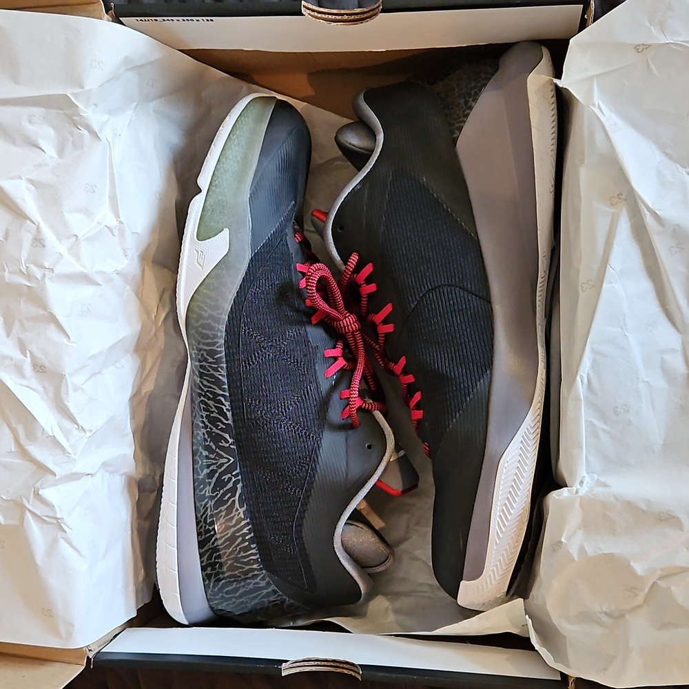 Jordan CP3.VIII Black and Red Sneakers